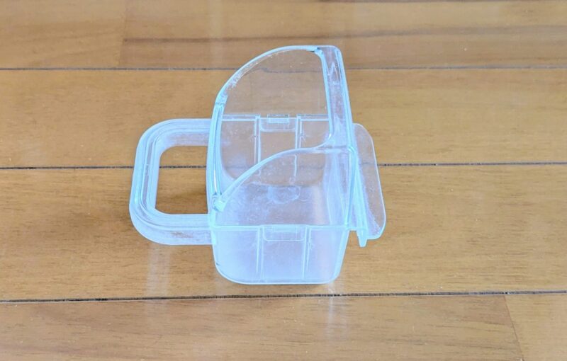 以前の付属品の組み立てた食器