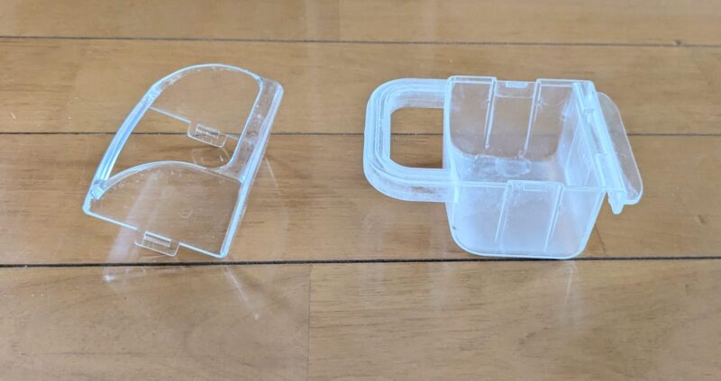 以前の付属品の分解した食器